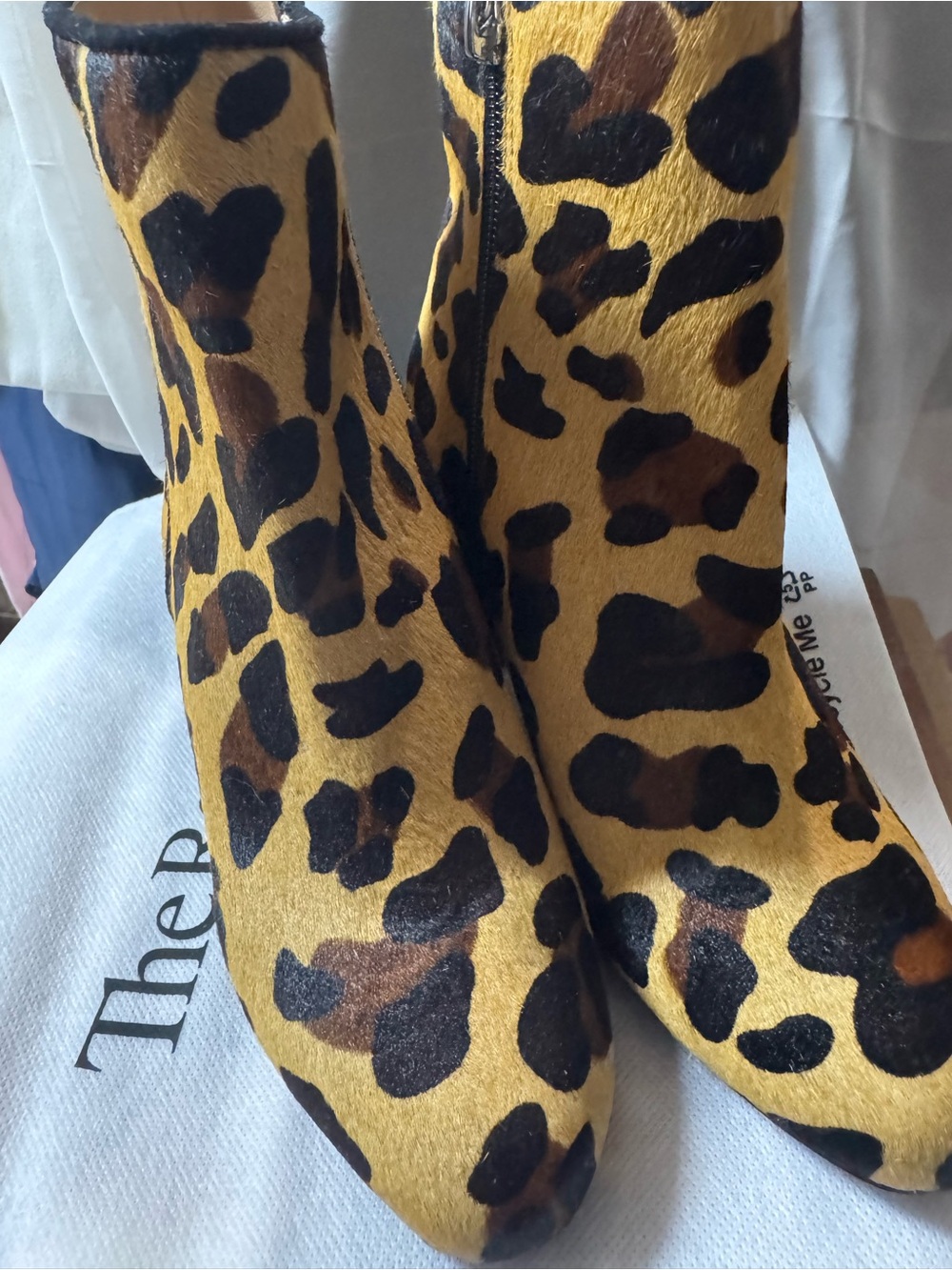Schutz Leopard Print Calf-hair Side-Zip Ankle Booties NWOT — No Box — Size 6B - Picture 14 of 16